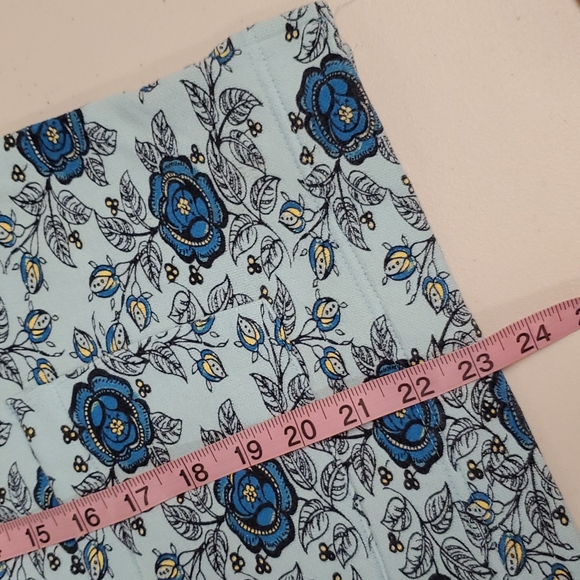 CLASSIC ELEMENTS Woman Floral graphic print top sz. 16w - 18w  EUC - Picture 6 of 7